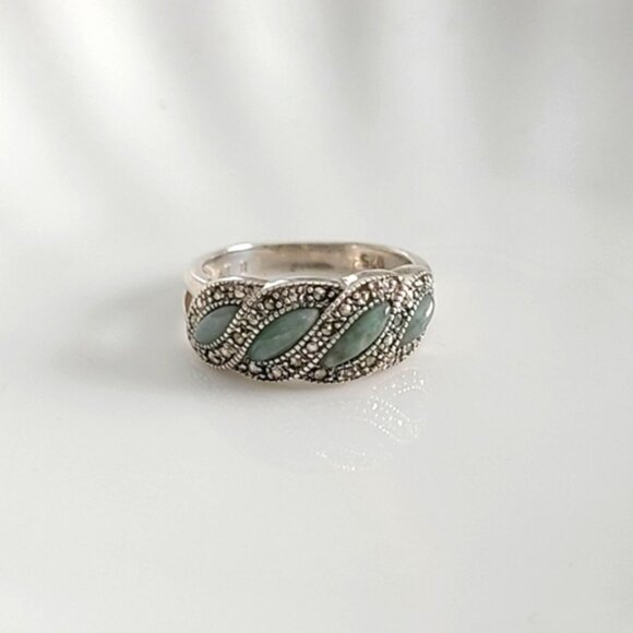 Beautiful Sterling Silver Vintage Style Jade and Marcasite Cocktail Ring 8.25 - Picture 2 of 7